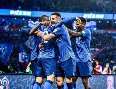 字母哥迎来二十赛季出色发挥，切尔西观众热烈欢呼！