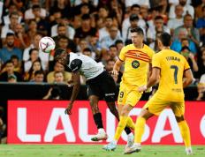 瓦伦西亚客场战胜对手，取得关键胜利