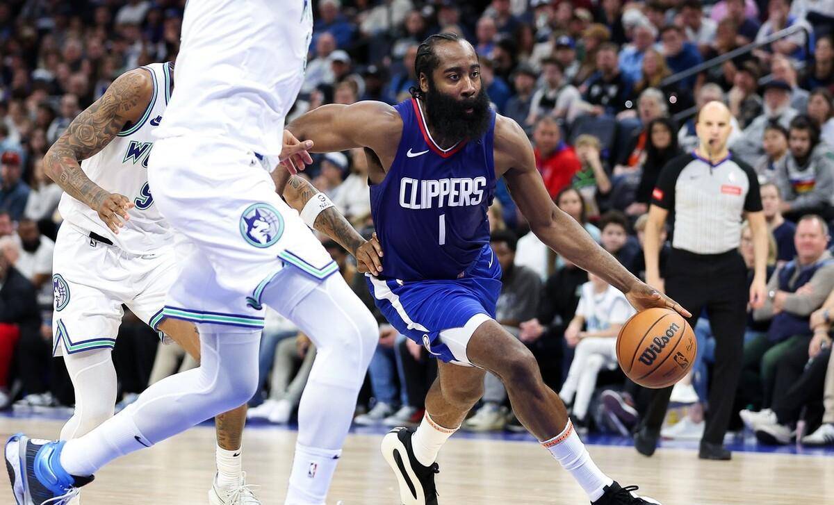 国王险胜老鹰,哈登关键表现点燃全场!